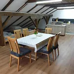 Apartment Karabegovic *